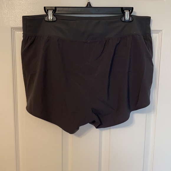 Athletic Shorts - Picture 4 of 7